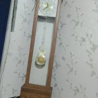 یک عدد ساعت ایستاده