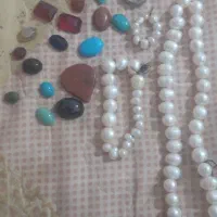 سنگ و عقیق و گردنبند مروارید...به قیمت مفت میدم