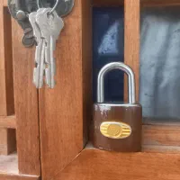 قفل بسیار قدیمی ژاپنی