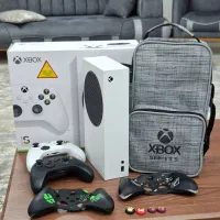 کنسول XBOX Series S دو دسته و کیف در حد نو و آکبند
