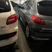 معامله گر خودرو