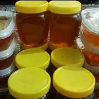 عسل صاف و مومدار