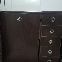 میز چرخ خیاطی،  ساعت ،  آینه