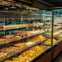 استخدام فروشنده در فروشگاه نان و شیرینی