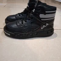 کتونی ساق بلند و کتونی بالنسیاگا جورابی|کیف، کفش، کمربند|پرند, فاز ۶|دیوار