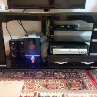 آینه کنسول چوبی ومیز tv بسیار تمیز در حد نو|بوفه، ویترین، کنسول|خوی, |دیوار