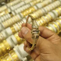 دستبند قفلی نو فقط 4درصد بالای تابلو