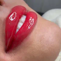 شیدینگ لب و رژلـب دائم