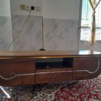 میز زیر تلویزیون