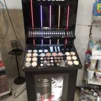 استند آرایشی