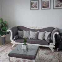 مبل ۸ نفره با جلومبلی و کوسن