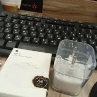 شارژر آیفون در حد نو