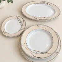 چینی و کریستال و سینی پایه دار