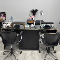 ۲ میز ناخن و شلف لاک و لوستر و صندلی چرخدار، ترولی