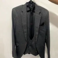 دوتا کت شلوار تقریبا نو ۸۰درصدیکیش ۹۵درصد