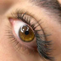 تخفیف ویژه اکستنشن مژه و‌آموزش باظرفیت محدود