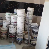 سطل خالی رنگ فروشی