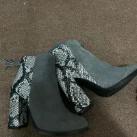 نیم بوت پاشنه دار|کیف، کفش، کمربند|ساری, |دیوار