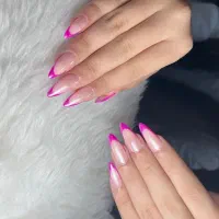 آموزش و خدمات ناخن