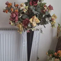 گل به همراه گلدان