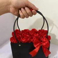 گل مصنوعی روبانی قرمز مناسب کادو جذاب با باکس جذاب