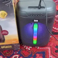 یه عدد اسپیکر  به فروش می‌رسد