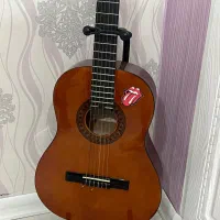 گیتار کلاسیک سمیک|گیتار، بیس، امپلیفایر|همدان, |دیوار