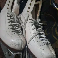 کفش اسکیت نمایشی|دوچرخه، اسکیت، اسکوتر|تهران, مینیسیتی (شهرک نفت)|دیوار