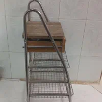 سبد سیب‌زمینی و پیاز