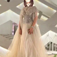 لباس مجلسی|لباس|رباط‌کریم, رباط‌کریم|دیوار