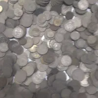 مقداری سکه فلزی