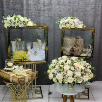 همکار فروشنده خانوم فوری