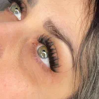 کاشت مژه
