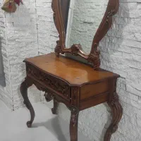 آینه و میز چوبی جنس چوب گردو