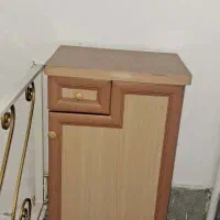 جاکفشی بهمراه ۲عدد گلدان+گُل و یک عدد لوسترکوچک