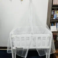 تخت کنارمادر گهواره شو