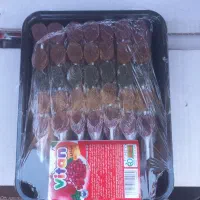 پخش کننده انواع لواشک و آبنبات چوبی