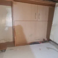 کابینت چوب  تمیز و مرتب