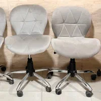 صندلی ، مداد رنگی ، دستگاه تتو