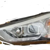 فروش چراغ جلوهیوندای سانتافه ۲۰۱۵|قطعات یدکی و لوازم جانبی|رشت, پورسینا|دیوار