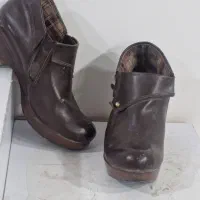 کفش و نیم بوت|کیف، کفش، کمربند|دوگنبدان, |دیوار