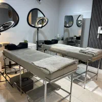 استخدام مژه کار با مشتری