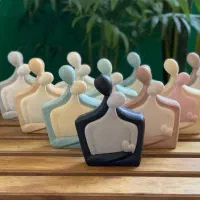 مجسمه ی همدم