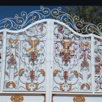 رنگ امیزی در+پنجره+کاغذ دیواری ونقاشی ساختمان