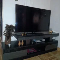 تلویزیون به همراه میز|تلویزیون و پروژکتور|رشت, آب و برق|دیوار