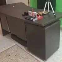 میز تحریر ، منشی