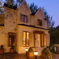 ویلا-استخردار-نما-انگلیسی-خاص-پلاک-یک-جنگل