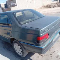 پژو 2000