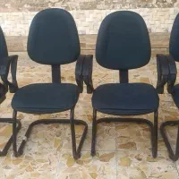 چهار عدد صندلی در حد نو