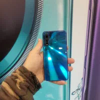 فروش هواوی نوا 5t حافظه ۱۲۸ رم ۸ در حد نو